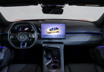 Подержанный автомобиль Zeekr 001 2024 года (17 фото)