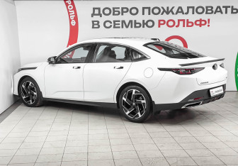 Подержанный автомобиль Changan Lamore 2024 года (6 фото)