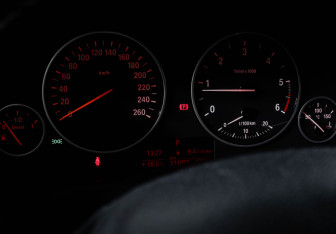 Подержанный автомобиль BMW X3 2012 года (11 фото)