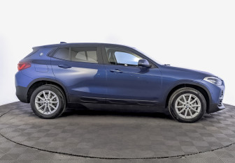 Подержанный автомобиль BMW X2 2022 года (4 фото)