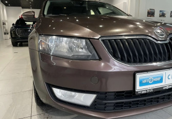 Подержанный автомобиль Skoda Octavia Liftback 2013 года (8 фото)