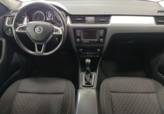 Подержанный автомобиль Skoda Rapid Liftback 2016 года (10 фото)