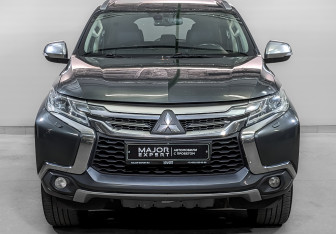 Подержанный автомобиль Mitsubishi Pajero Sport 2018 года (2 фото)