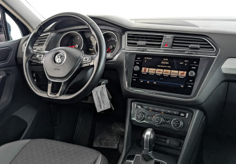 Подержанный автомобиль Volkswagen Tiguan 2018 года (29 фото)