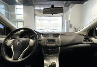 Подержанный автомобиль Nissan Sentra Sedan 2015 года (11 фото)