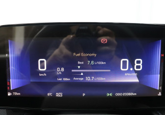 Подержанный автомобиль Chevrolet Monza 2023 года (17 фото)