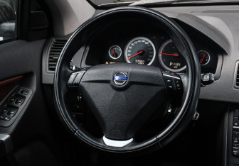 Подержанный автомобиль Volvo XC90 2014 года (13 фото)