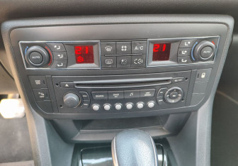 Подержанный автомобиль Citroen C5 Sedan 2010 года (12 фото)