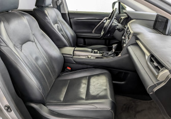 Подержанный автомобиль Lexus RX 2019 года (25 фото)