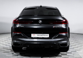 Подержанный автомобиль BMW X6 2020 года (6 фото)