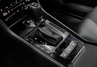 Подержанный автомобиль Skoda Superb Liftback 2025 года (28 фото)