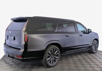 Подержанный автомобиль Cadillac Escalade Suv 2023 года (5 фото)