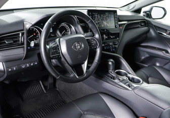Подержанный автомобиль Toyota Camry Sedan 2021 года (11 фото)