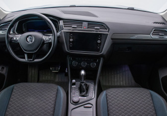 Подержанный автомобиль Volkswagen Tiguan 2019 года (12 фото)