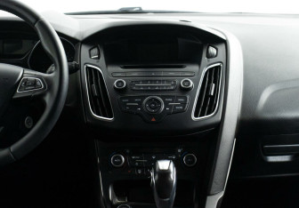 Подержанный автомобиль Ford Focus Hatchback 2018 года (10 фото)