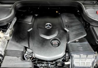 Подержанный автомобиль Mercedes-Benz GLE 2023 года (9 фото)