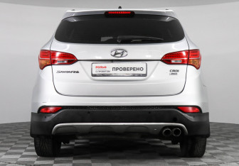 Подержанный автомобиль Hyundai Santa Fe 2013 года (6 фото)