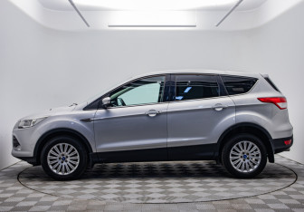 Подержанный автомобиль Ford Kuga 2015 года (2 фото)