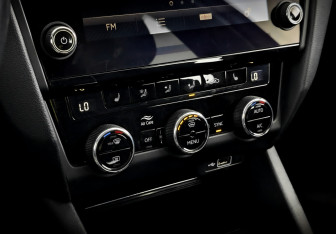 Подержанный автомобиль Skoda Octavia Liftback 2019 года (25 фото)