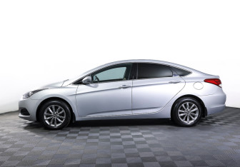 Подержанный автомобиль Hyundai i40 Sedan 2016 года (8 фото)