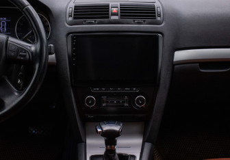 Подержанный автомобиль Skoda Octavia Liftback 2013 года (14 фото)