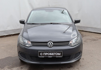 Подержанный автомобиль Volkswagen Polo Sedan 2013 года (2 фото)