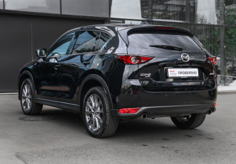 Подержанный автомобиль Mazda CX-5 2019 года (6 фото)