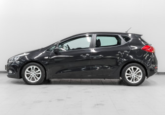 Подержанный автомобиль Kia Ceed Hatchback 2013 года (8 фото)