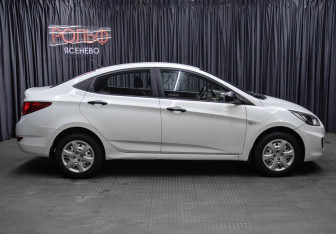 Подержанный автомобиль Hyundai Solaris Sedan 2011 года (4 фото)