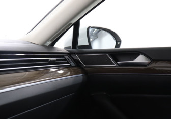 Подержанный автомобиль Volkswagen Passat Sedan 2017 года (20 фото)