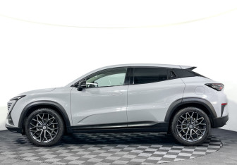 Подержанный автомобиль Changan UNI-T 2023 года (8 фото)