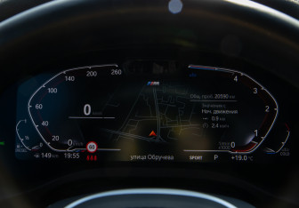 Подержанный автомобиль BMW X3 2024 года (9 фото)