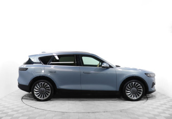 Подержанный автомобиль Voyah Free 2023 года (4 фото)