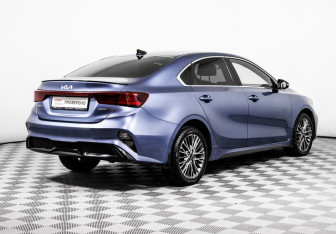 Подержанный автомобиль Kia Cerato Sedan 2022 года (5 фото)
