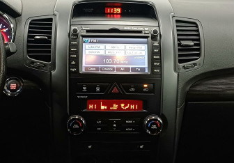 Подержанный автомобиль Kia Sorento 2011 года (14 фото)