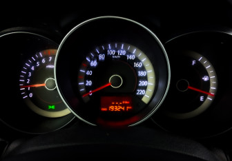 Подержанный автомобиль Kia Cerato Sedan 2010 года (13 фото)