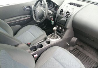 Подержанный автомобиль Nissan Qashqai+2 2012 года (9 фото)