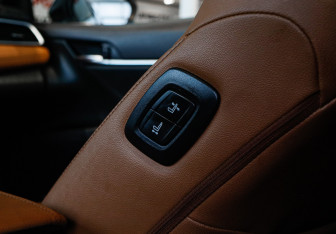 Подержанный автомобиль Toyota Camry Sedan 2022 года (10 фото)