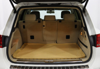 Подержанный автомобиль Volkswagen Touareg 2012 года (22 фото)