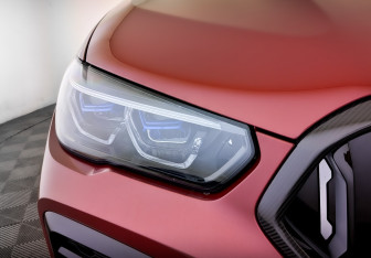 Подержанный автомобиль BMW X6 2021 года (13 фото)