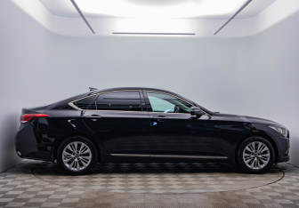 Подержанный автомобиль Hyundai Genesis 2014 года (4 фото)