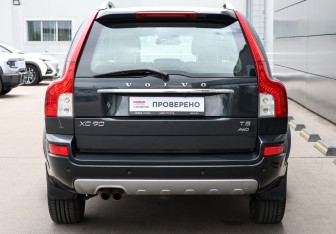 Подержанный автомобиль Volvo XC90 2013 года (6 фото)