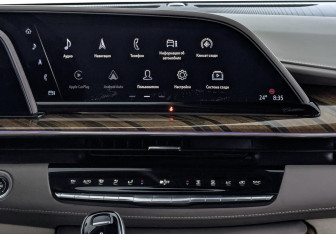 Подержанный автомобиль Cadillac Escalade Suv 2021 года (17 фото)