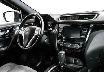 Подержанный автомобиль Nissan Qashqai 2018 года (10 фото)