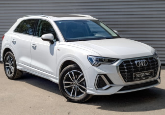 Подержанный автомобиль Audi Q3 2023 года (3 фото)