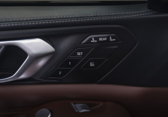 Подержанный автомобиль BMW X7 2019 года (25 фото)
