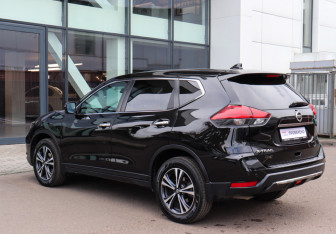 Подержанный автомобиль Nissan X-Trail 2021 года (6 фото)