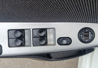 Подержанный автомобиль Hyundai Solaris Hatchback 2012 года (15 фото)
