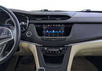 Подержанный автомобиль Cadillac XT5 2016 года (15 фото)