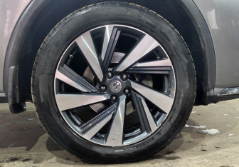 Подержанный автомобиль Nissan Murano Suv 2018 года (21 фото)